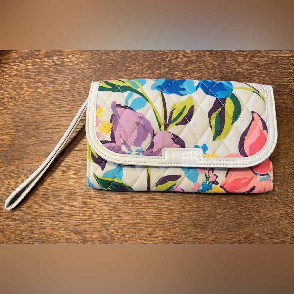 Vera Bradley floral wristlet